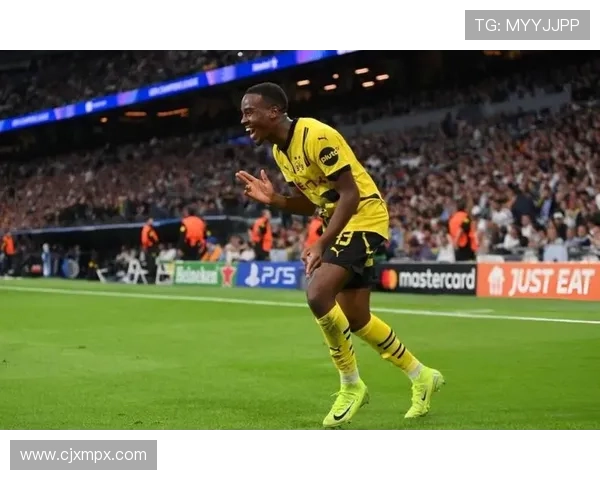 吉滕斯分享英格兰U21队友间的UNO游戏乐趣期待在欧洲杯中取得胜利